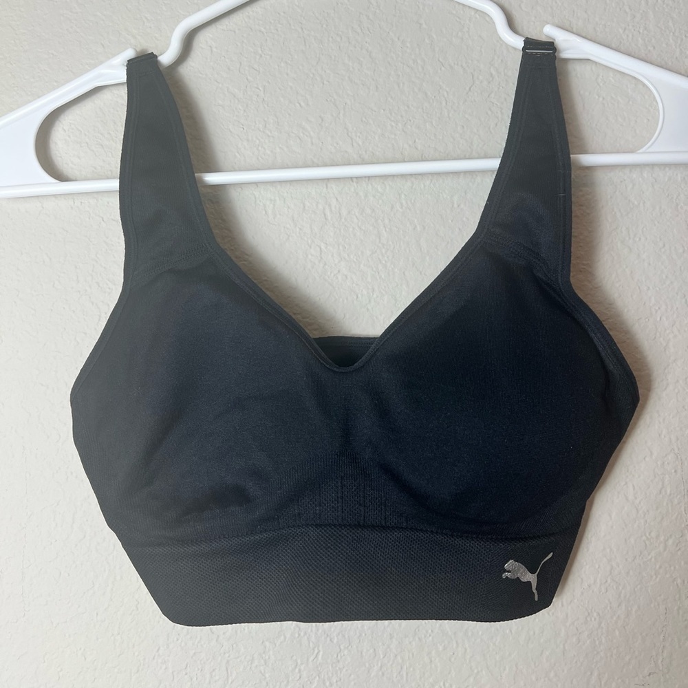 𝅺women’s Puma Sports Bra Small